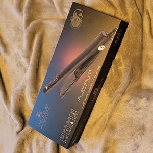 Royale Platinum 1.25" Ceramic Flat Iron